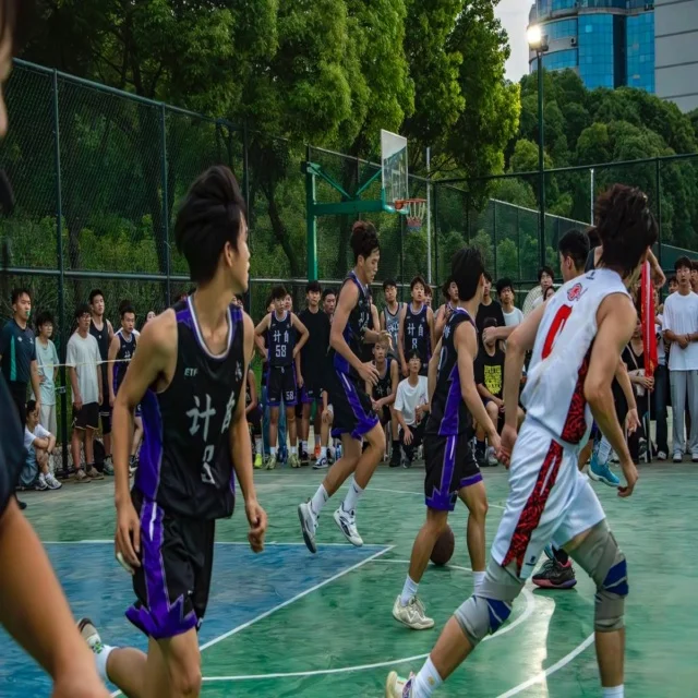 火箭全力冲附加赛季末形势焦灼